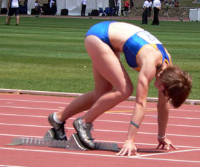 Melissa at the start of her 200m win